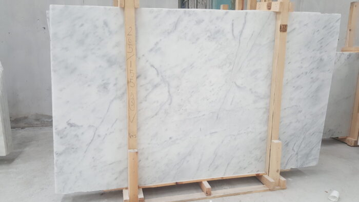 Marble White Carrara Tea Honed